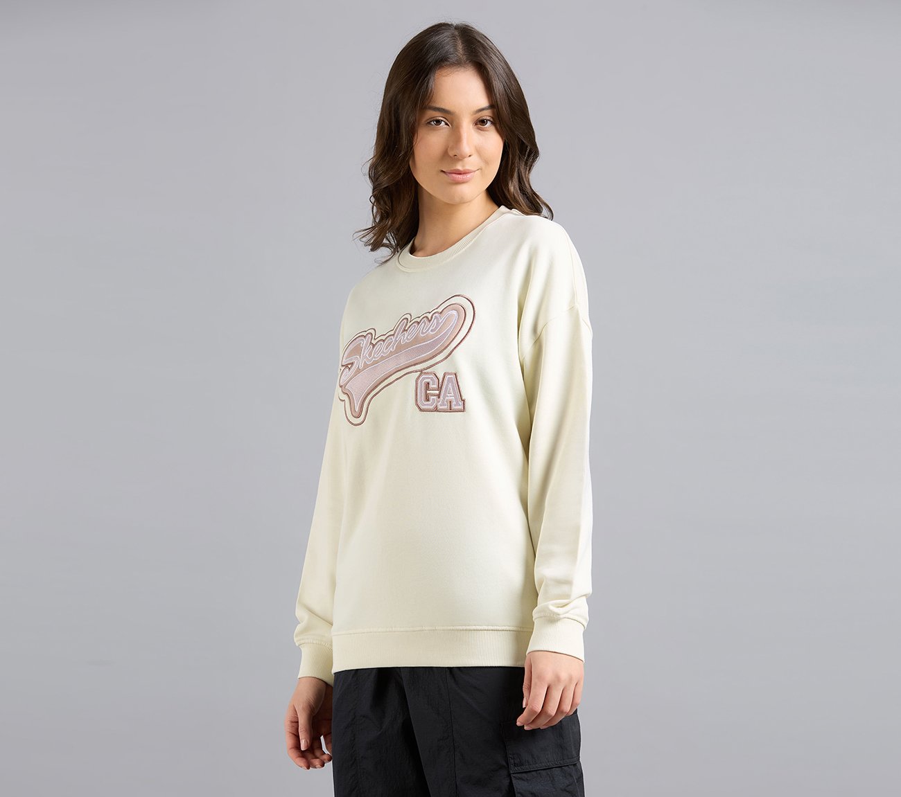 SKECHERS APPLIQUED SWEATSHIRT, WHITE Apparels Top View