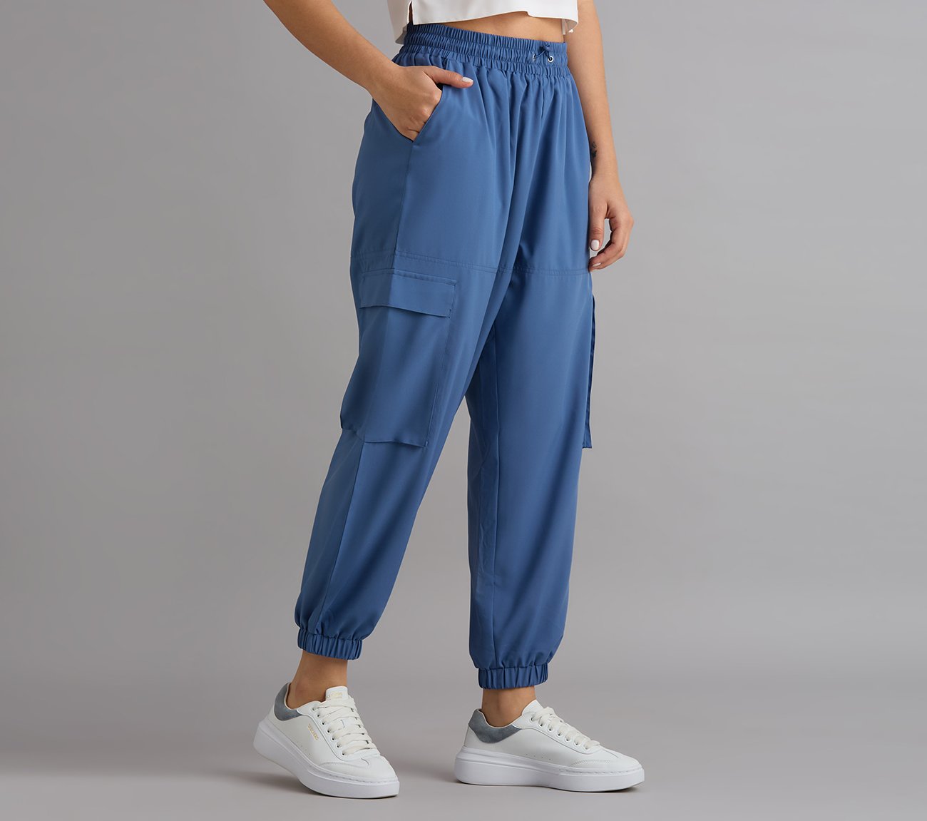 ACTIVE WOVEN JOGGER, WHITE/PERIWINKLE