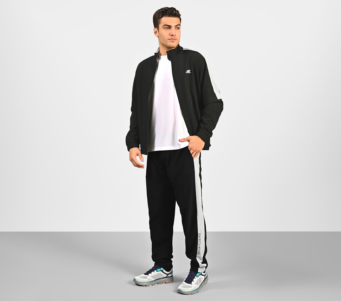 MENS COLORBLOCK TRACK PANT, BLACK Apparel Right View