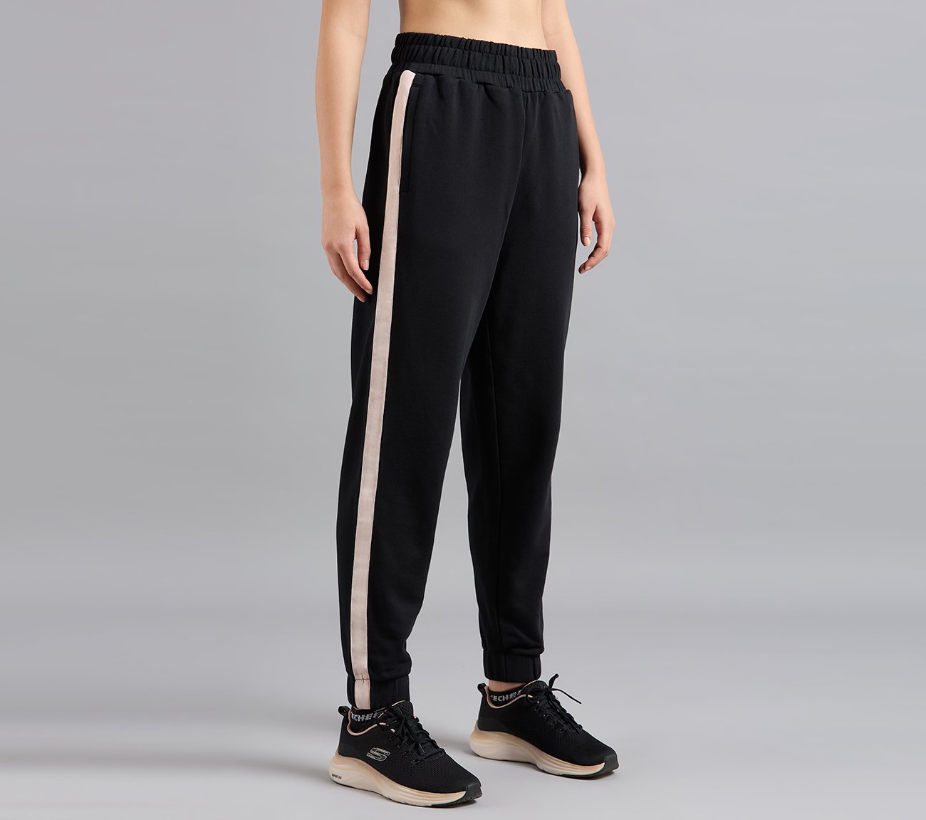 CONTRAST TAPE JOGGER, BLACK Apparels Bottom View