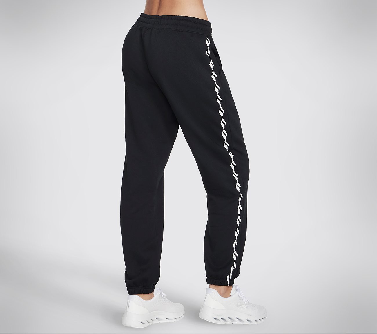 SKECHSWEATS DIAMOND CHAIN JOGGER, BBBBLACK Apparels Top View