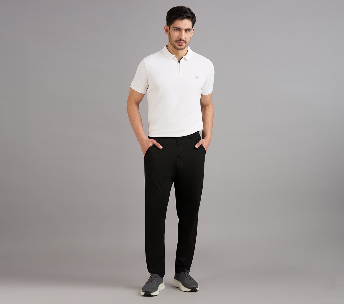 PEFORMANCE BASIC PANTS, BLACK Apparels Right View