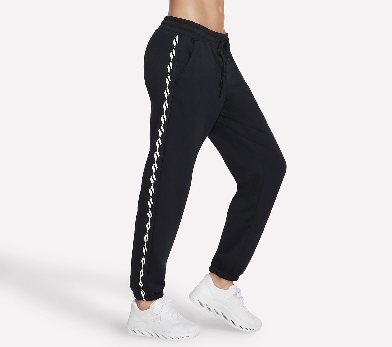 SKECHSWEATS DIAMOND CHAIN JOGGER, BBBBLACK Apparels Bottom View