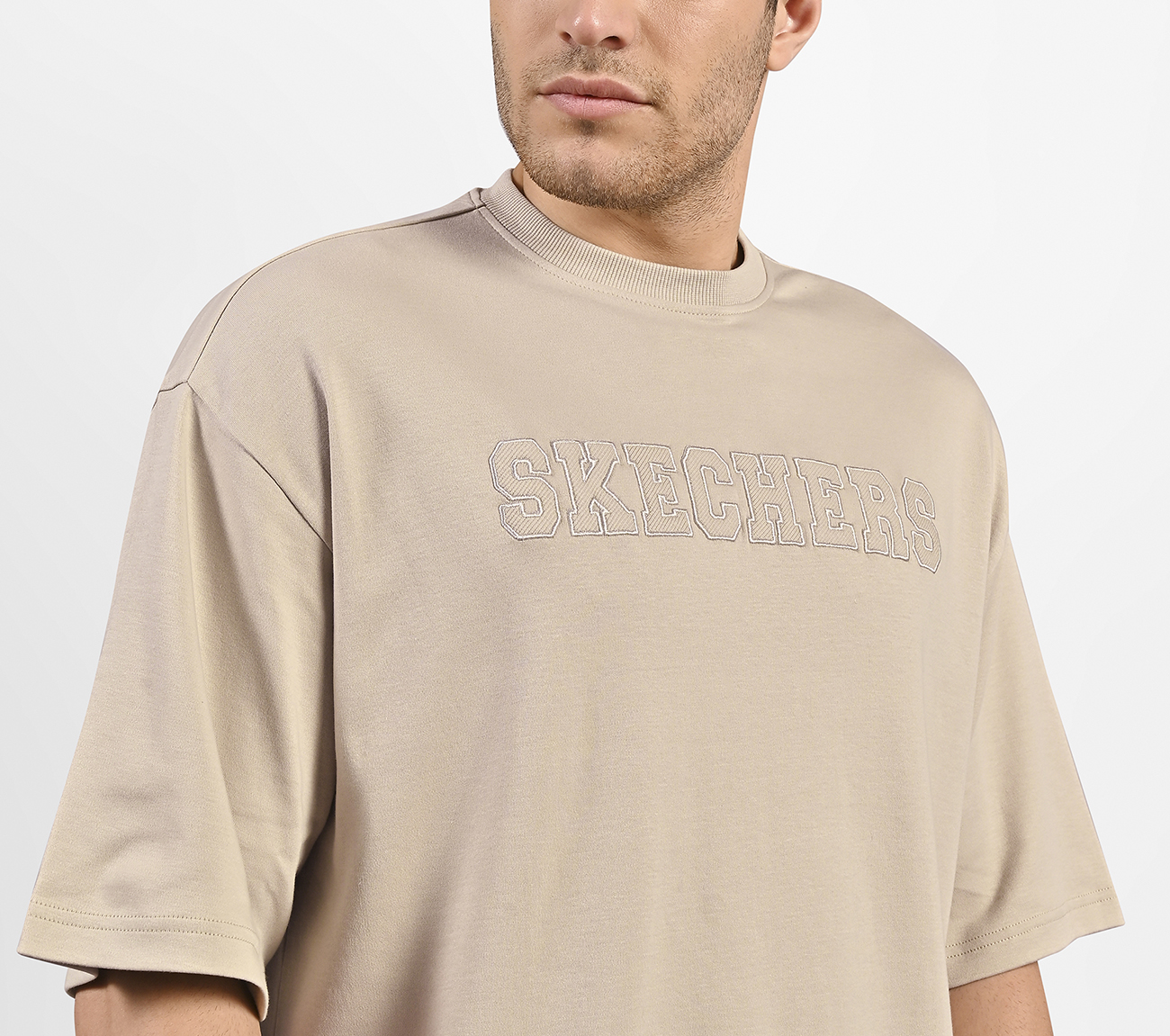 OVERSIZED SKECHERS T-SHIRT, NATURAL/SILVER Apparel Right View