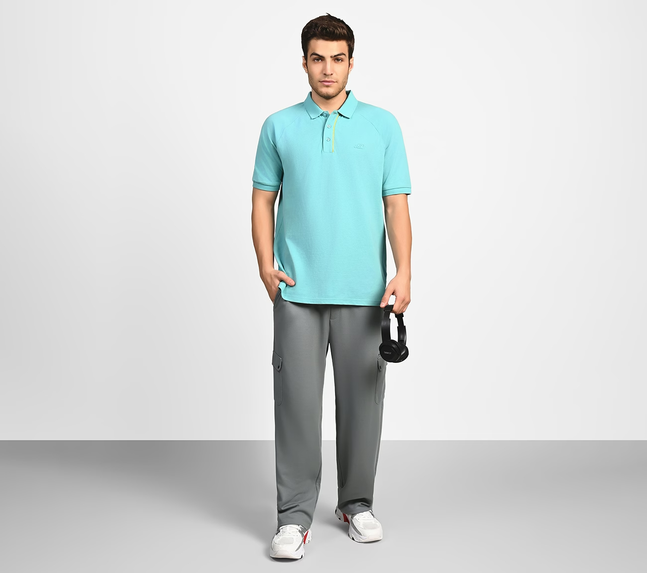 ATHLEISURE CARGO JOGGERS,  Apparels Right View