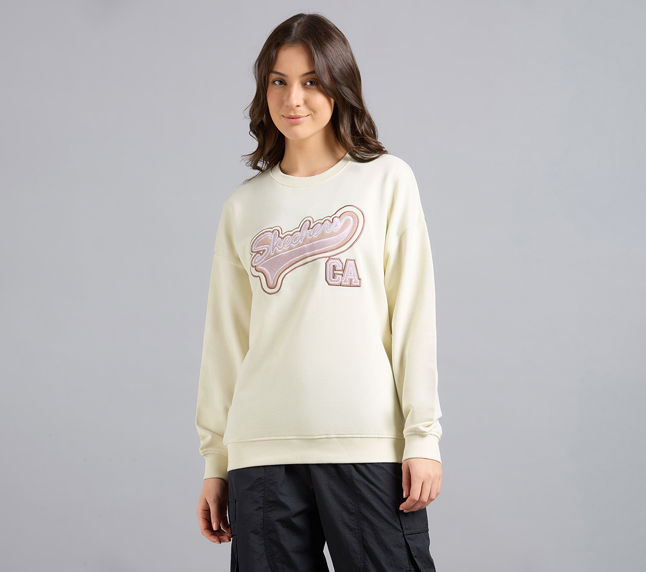 SKECHERS APPLIQUED SWEATSHIRT, WHITE Apparels Lateral View