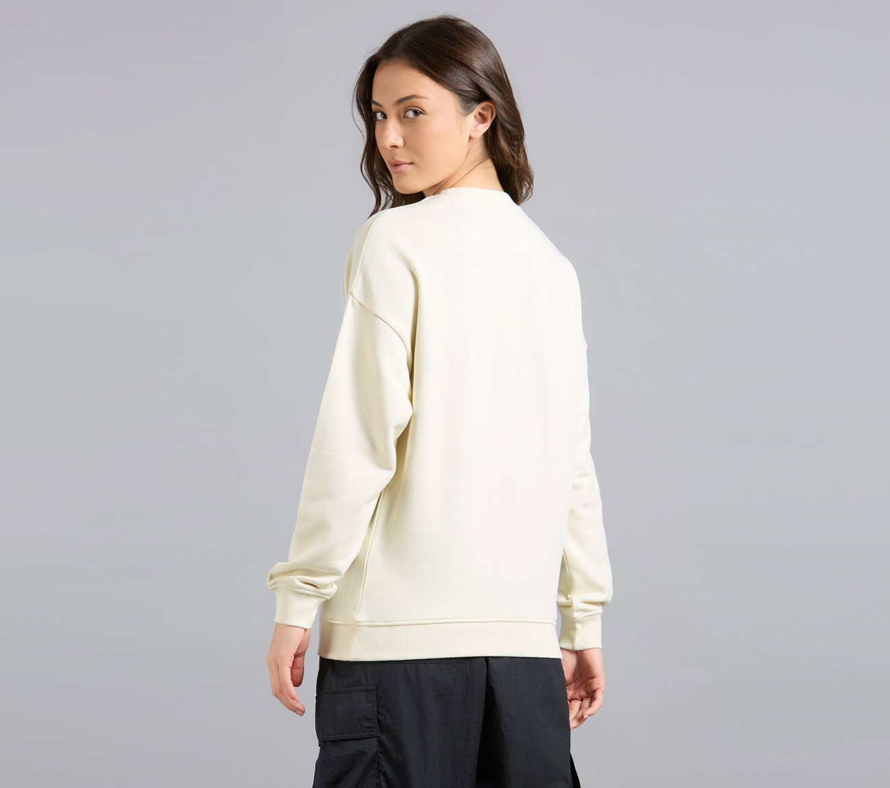 SKECHERS APPLIQUED SWEATSHIRT, WHITE Apparels Left View