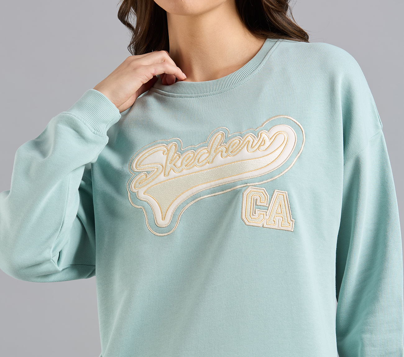 SKECHERS APPLIQUED SWEATSHIRT, OFF WHITE/NAVY Apparels Right View