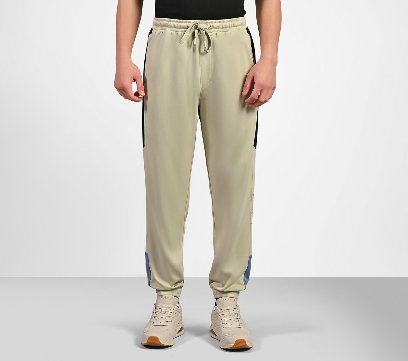 SKECHERS LIFESTYLE JOGGER, NATURAL/SILVER Apparel Lateral View