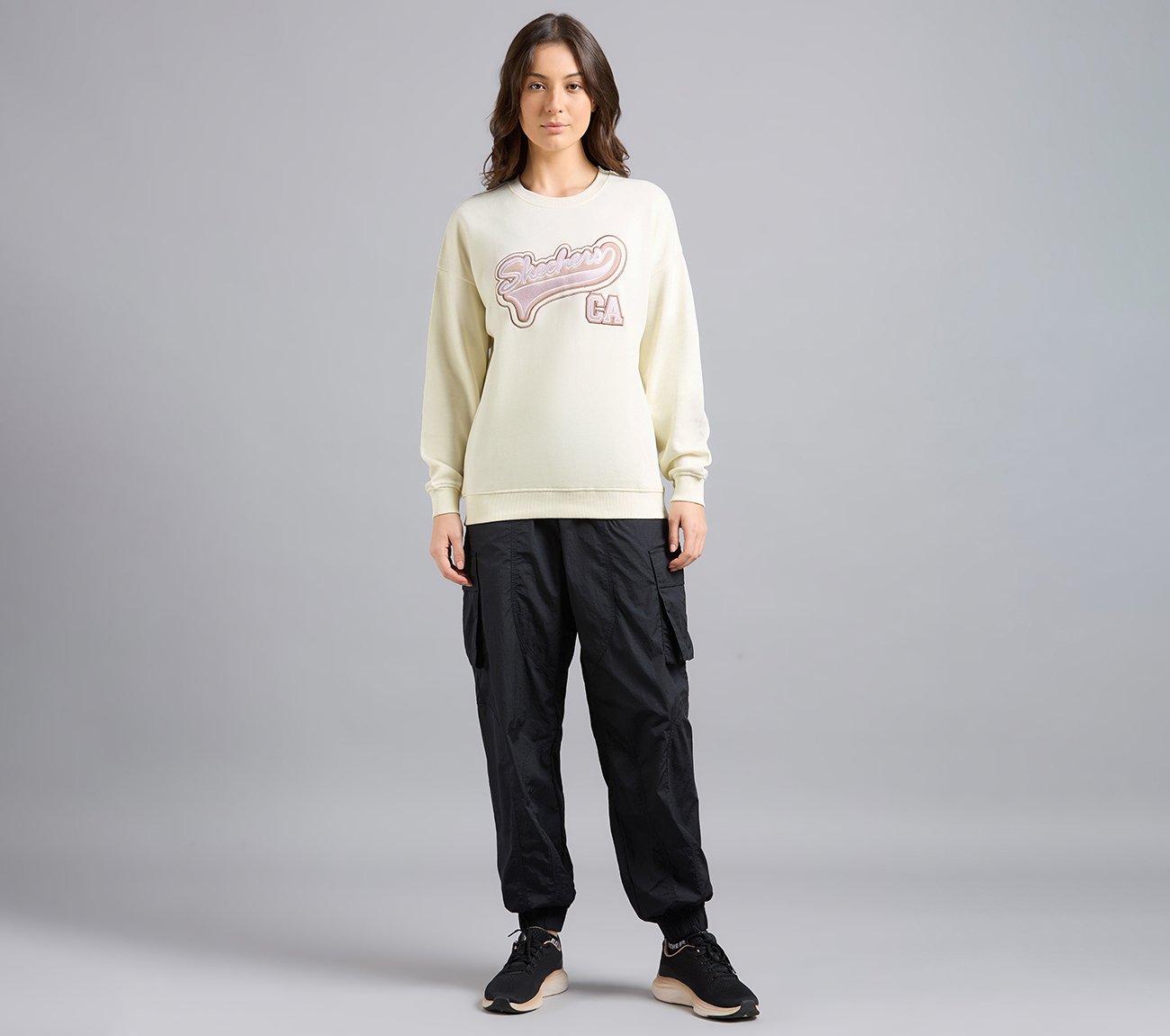 SKECHERS APPLIQUED SWEATSHIRT, WHITE Apparels Right View