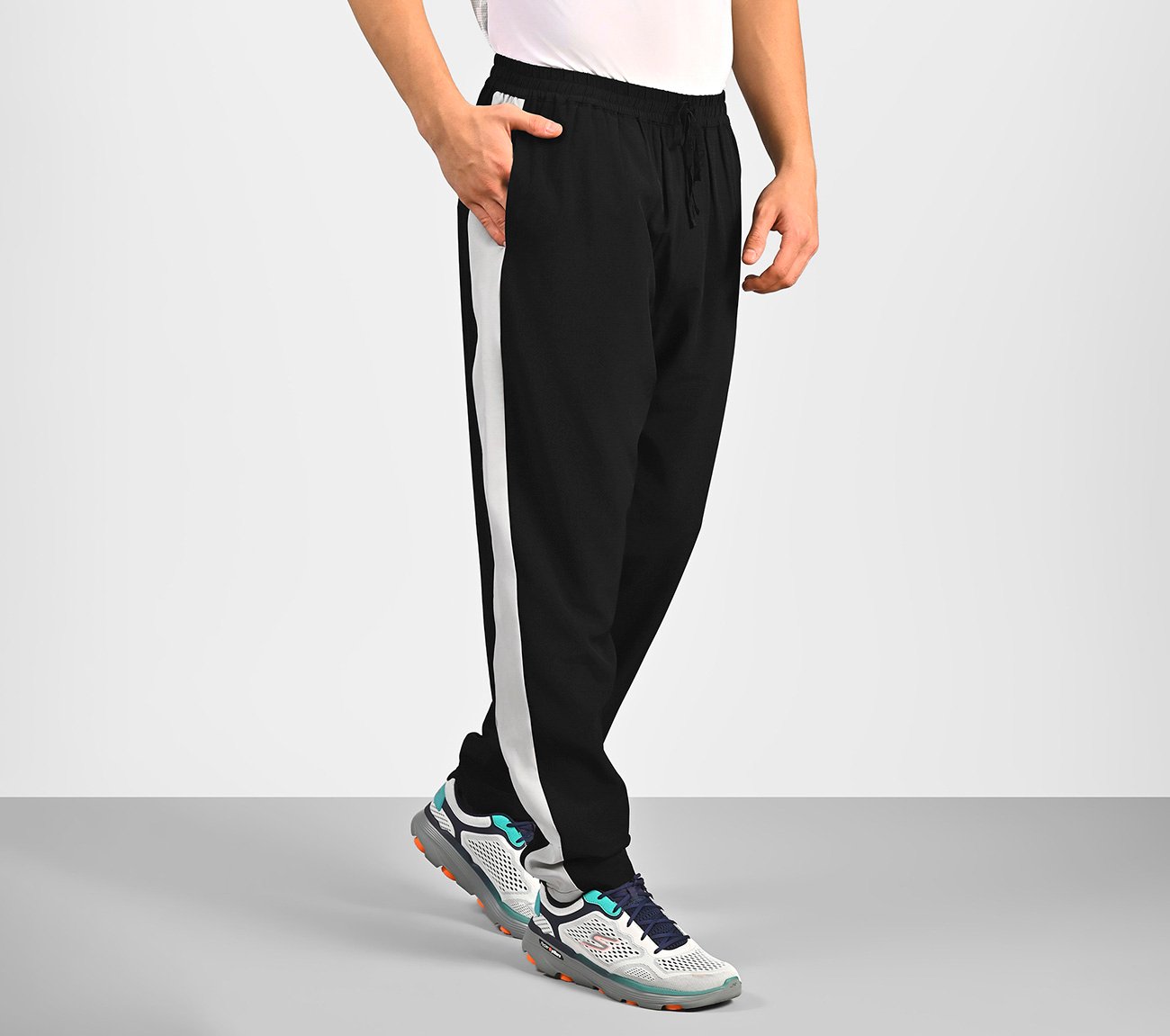 MENS COLORBLOCK TRACK PANT, BLACK Apparel Bottom View