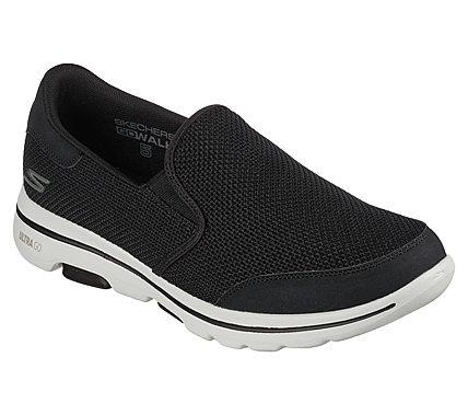 GO WALK 5 - BEELINE, BLACK/WHITE Footwear Lateral View