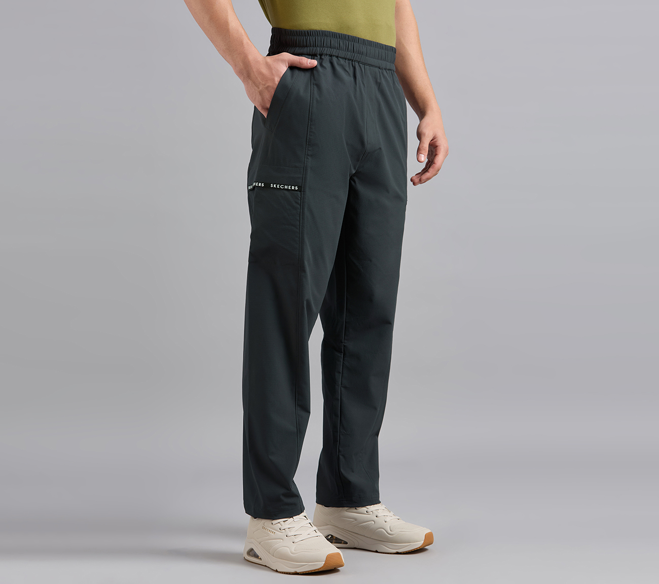 TAPE BRANDING PANEL GOLF PANTS, BLACK Apparels Bottom View