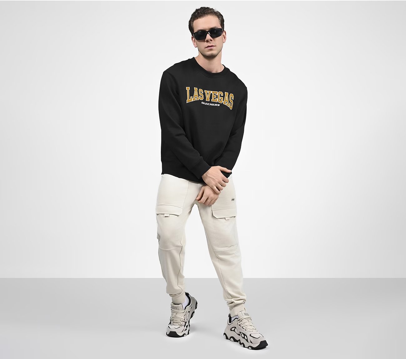 SKECH-SWEATS VEGAS CREW, BBBBLACK Apparels Right View