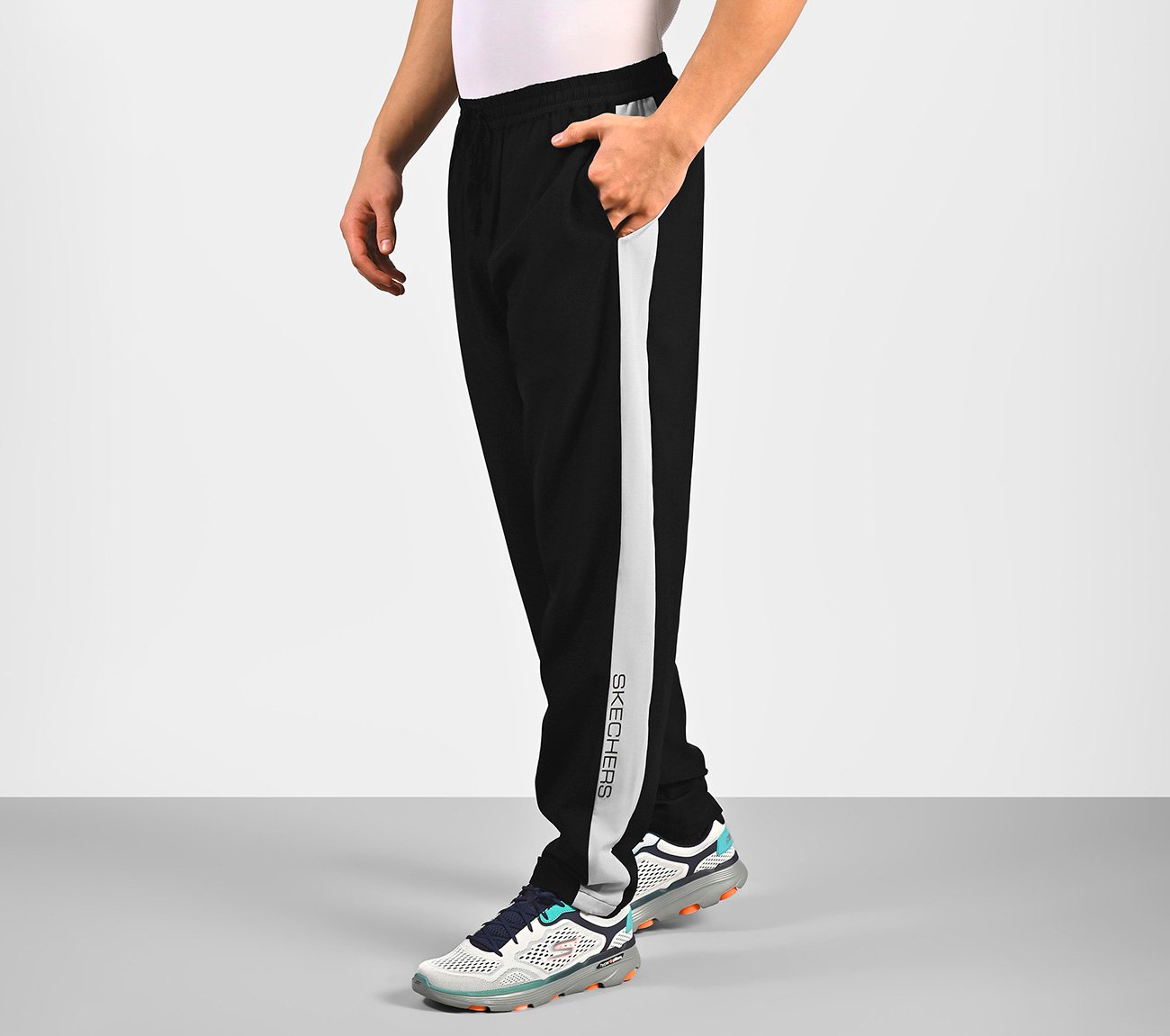 MENS COLORBLOCK TRACK PANT, BLACK Apparel Top View