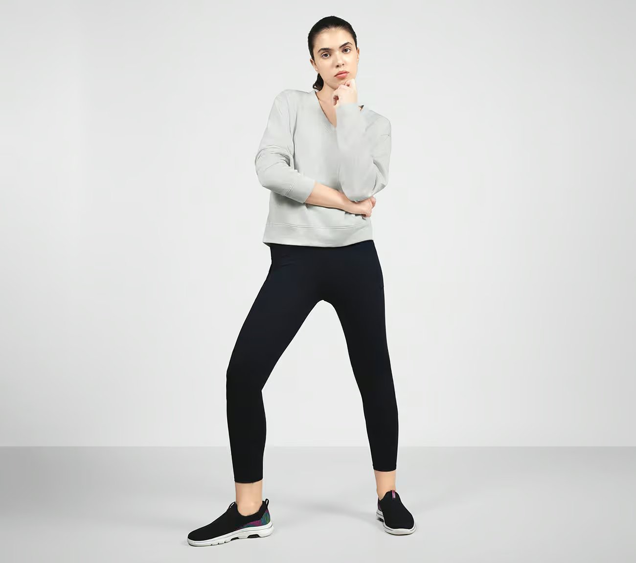 SKECH-SWEATS SHIMMER  V-NECK, GREY Apparels Right View